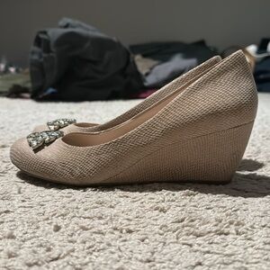 BCBG dressy wedges